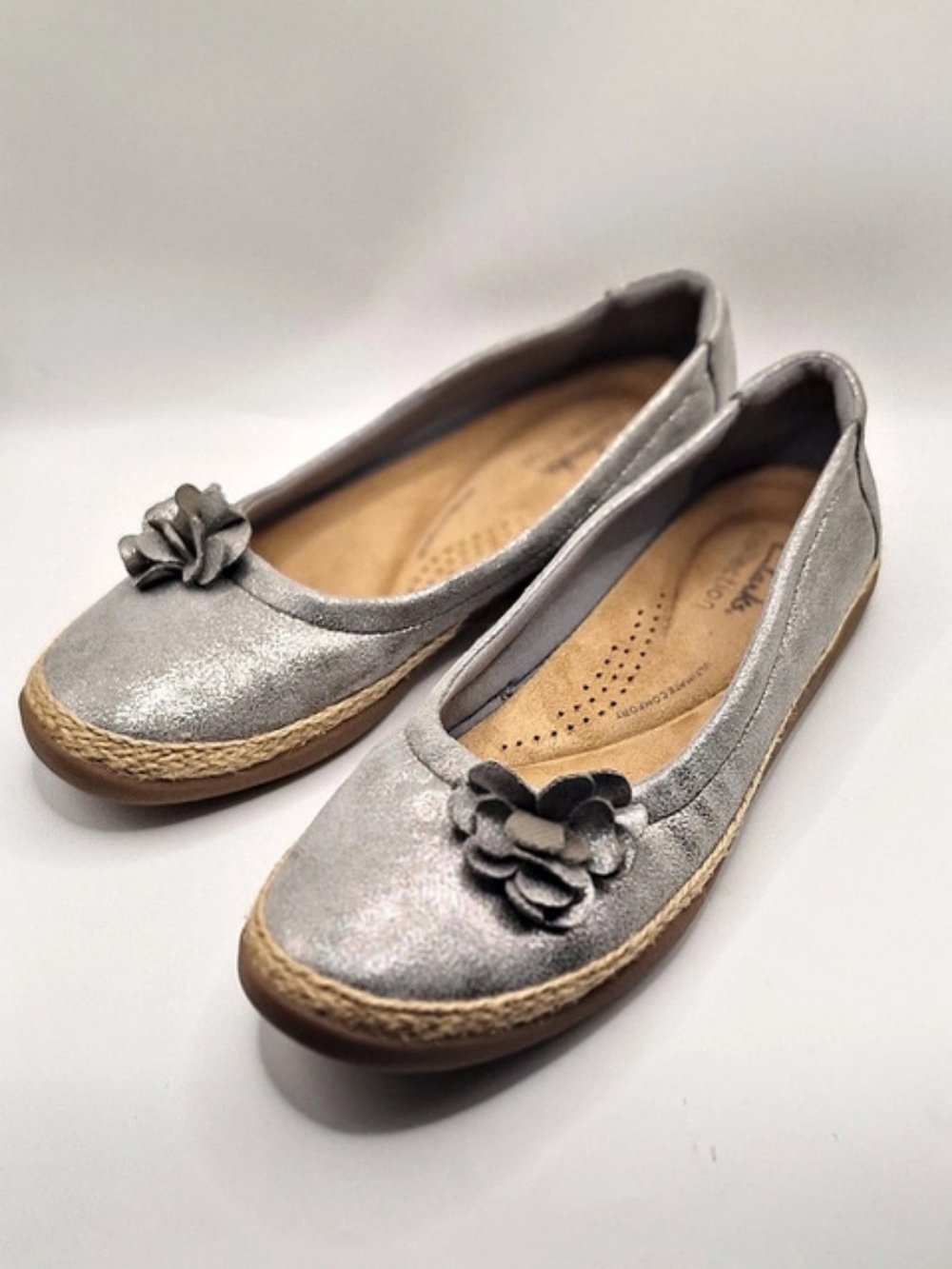 Clarks Women's Silver Metallic Flats US 8